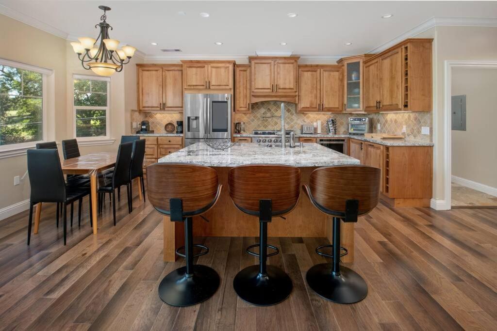 New Luxury Lake House In Pine Mountain Lake Close To Yosemite! Perfect For All Seasons! Great For Retreats, Getaways, Celebrations, And More! 格罗夫兰 外观 照片