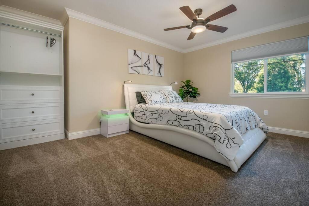 New Luxury Lake House In Pine Mountain Lake Close To Yosemite! Perfect For All Seasons! Great For Retreats, Getaways, Celebrations, And More! 格罗夫兰 外观 照片