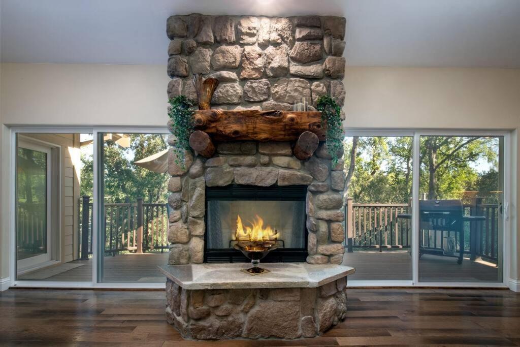 New Luxury Lake House In Pine Mountain Lake Close To Yosemite! Perfect For All Seasons! Great For Retreats, Getaways, Celebrations, And More! 格罗夫兰 外观 照片