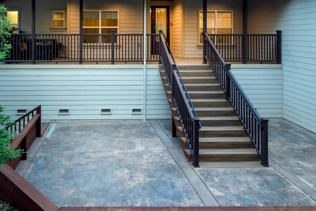 New Luxury Lake House In Pine Mountain Lake Close To Yosemite! Perfect For All Seasons! Great For Retreats, Getaways, Celebrations, And More! 格罗夫兰 外观 照片
