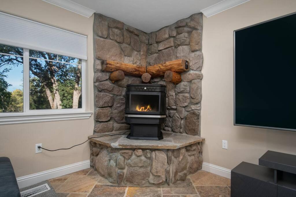New Luxury Lake House In Pine Mountain Lake Close To Yosemite! Perfect For All Seasons! Great For Retreats, Getaways, Celebrations, And More! 格罗夫兰 外观 照片