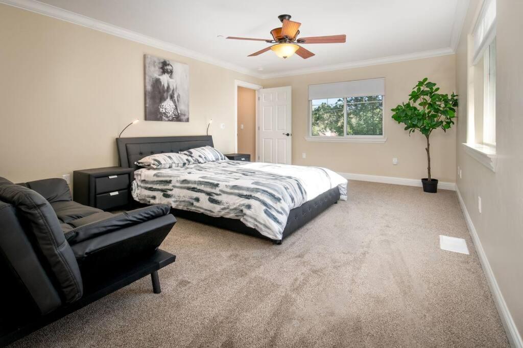 New Luxury Lake House In Pine Mountain Lake Close To Yosemite! Perfect For All Seasons! Great For Retreats, Getaways, Celebrations, And More! 格罗夫兰 外观 照片