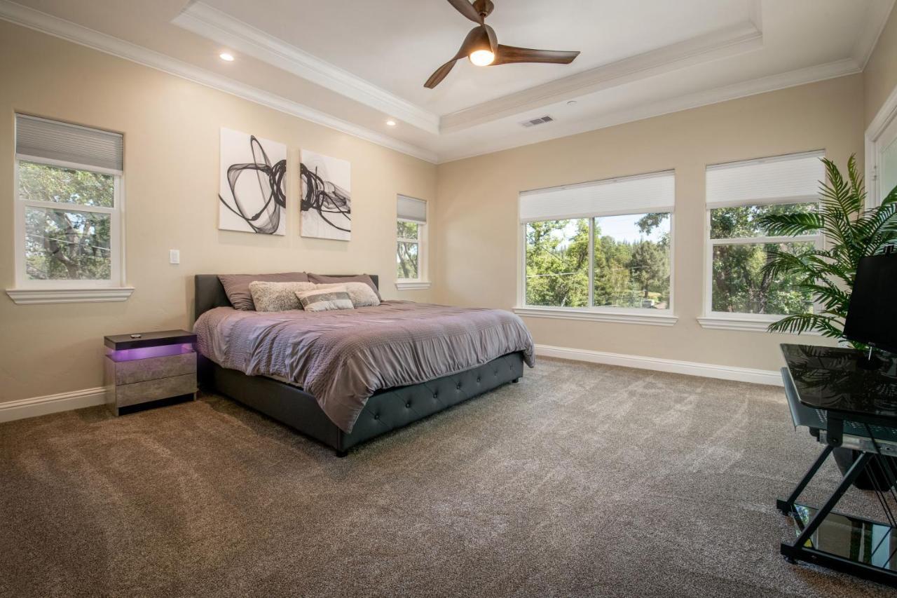 New Luxury Lake House In Pine Mountain Lake Close To Yosemite! Perfect For All Seasons! Great For Retreats, Getaways, Celebrations, And More! 格罗夫兰 外观 照片